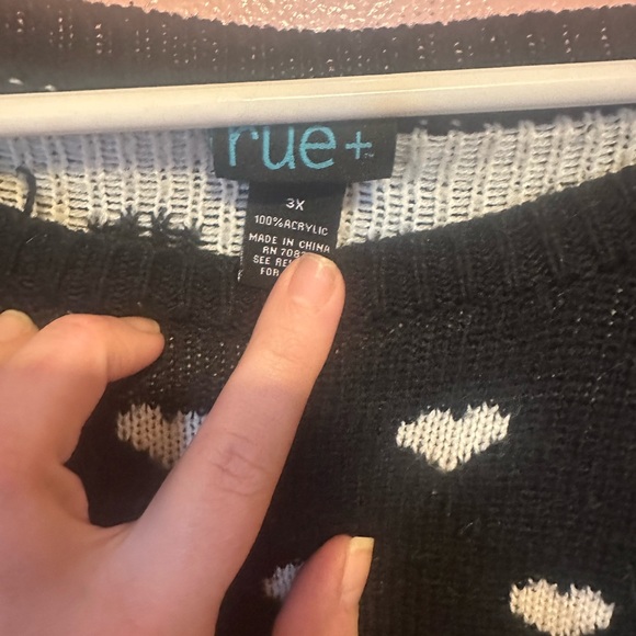 Rue+ Heart Sweater Top 3x - Picture 2 of 3